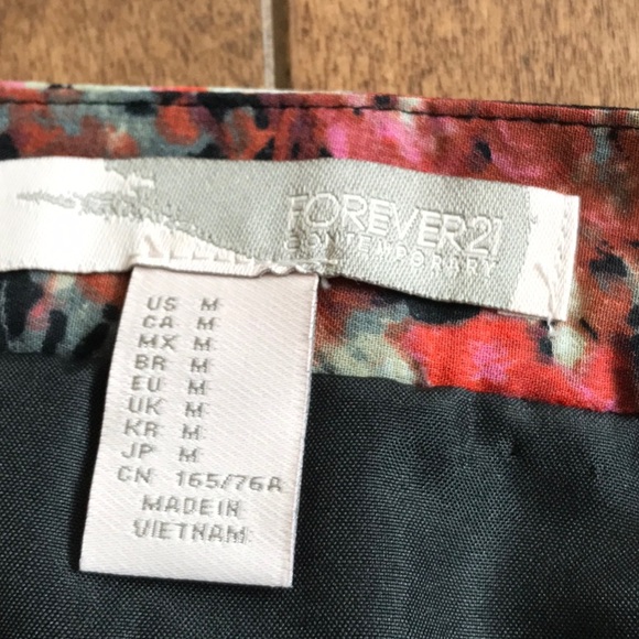 Pleated Floral Skirt- Size M - Picture 4 of 5